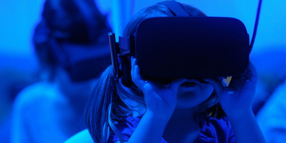 Trendy na rynku pracy - branże, zawody i kompetencje przyszłości; gogle VR